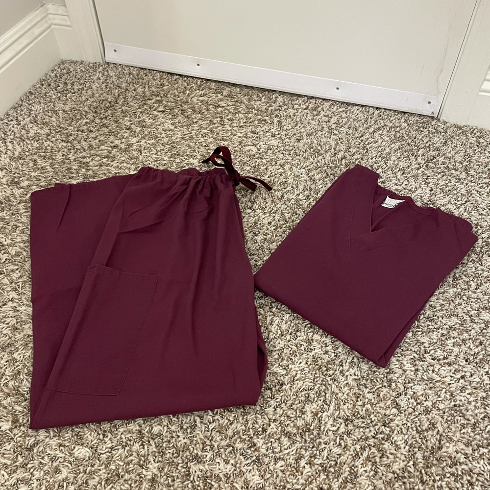 Scrub set